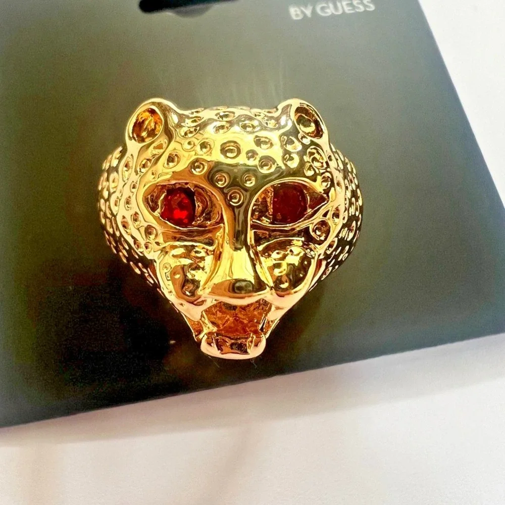 G by Guess Red Eye Jaguar Ring Size 11‎
